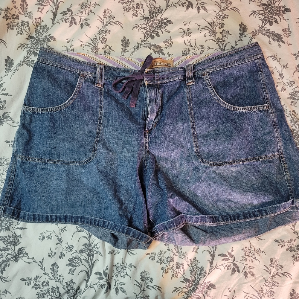 vintage Old Navy denim shorts